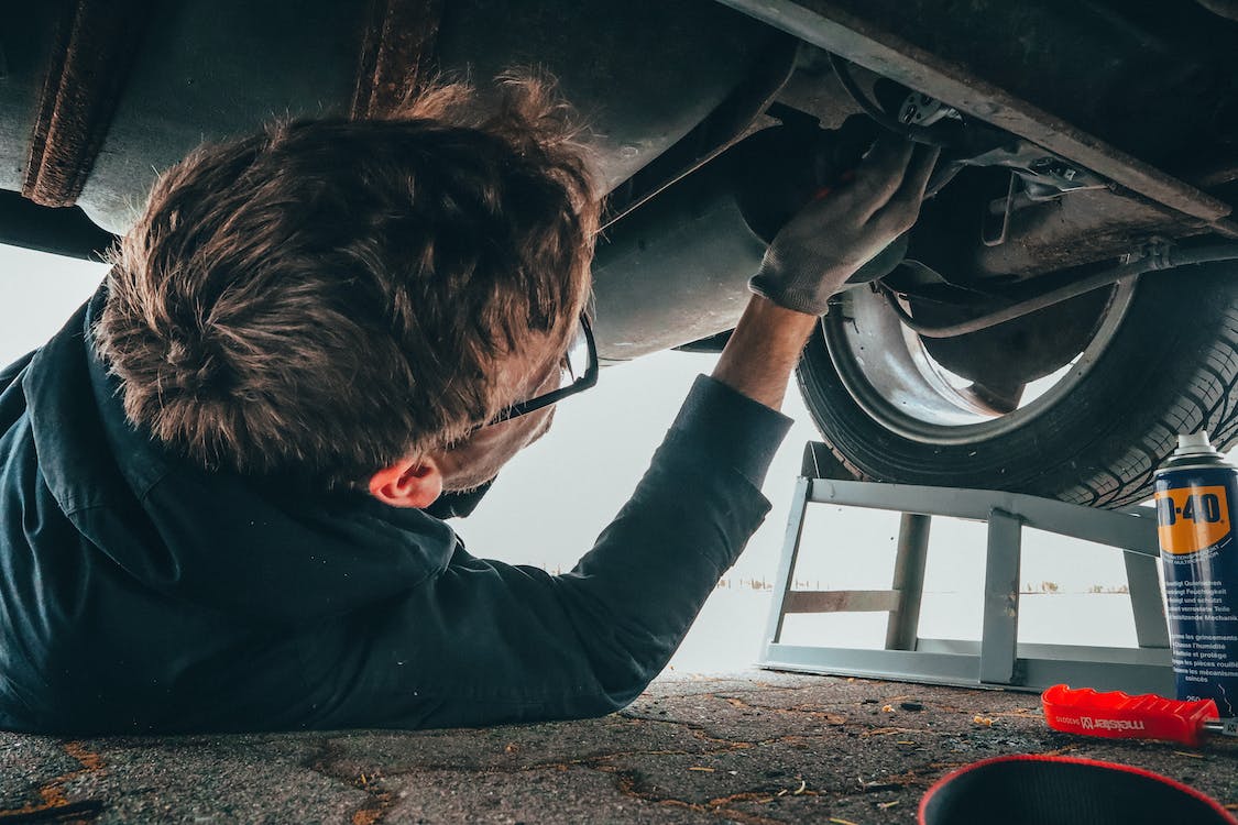 Servicing Cars, Mobile Mechanic